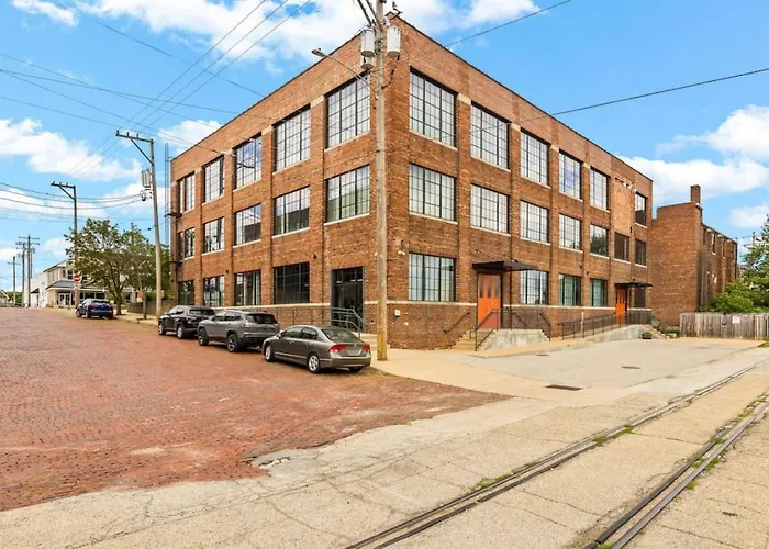 The Urban Loft - Stylish Industrial Living * Peoria