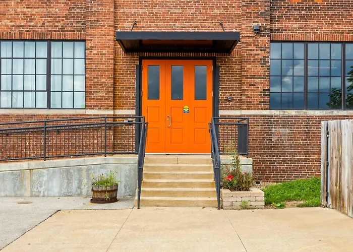 Apartment The Urban Loft - Stylish Industrial Living Peoria