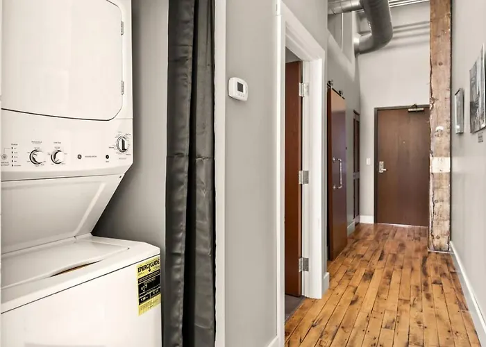 Apartment The Urban Loft - Stylish Industrial Living *